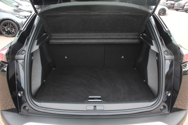 Peugeot e-2008 EV GT 50 kWh / SOH 92% / Camera / Half leder / Virtual Cockpit / 17'' / LED Koplampen / Keyless / Navigatie / Stoelverwarming / Cruise Control