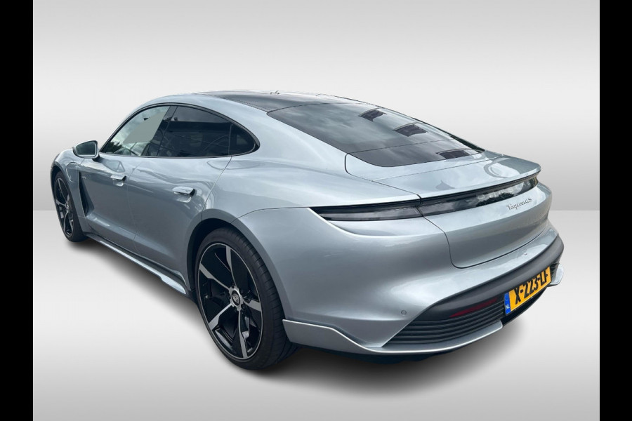Porsche Taycan 4S Performance 84 kWh / Panoramadak / Camera / Passenger Display / PDCC / Luchtvering / 20'' / Sportdesign+Chrono / Stoelventilatie / Stoelverwarming 4x / Bose / Warmtepomp