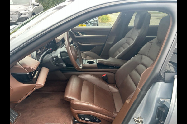 Porsche Taycan 4S Performance 84 kWh / Panoramadak / Camera / Passenger Display / PDCC / Luchtvering / 20'' / Sportdesign+Chrono / Stoelventilatie / Stoelverwarming 4x / Bose / Warmtepomp
