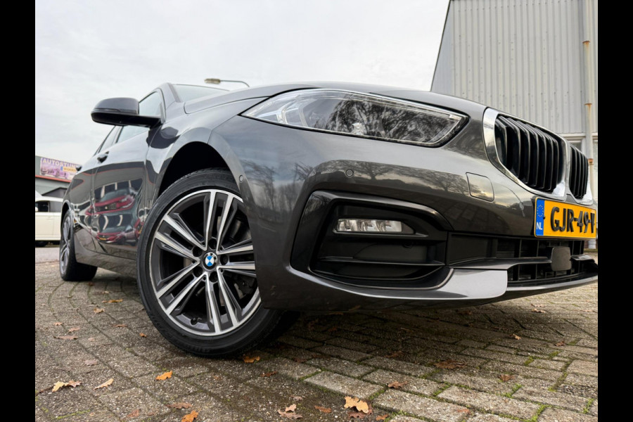 BMW 1-serie 118i 2020 High Executive Edition SPORT LEDER LED NAV CARPLAY