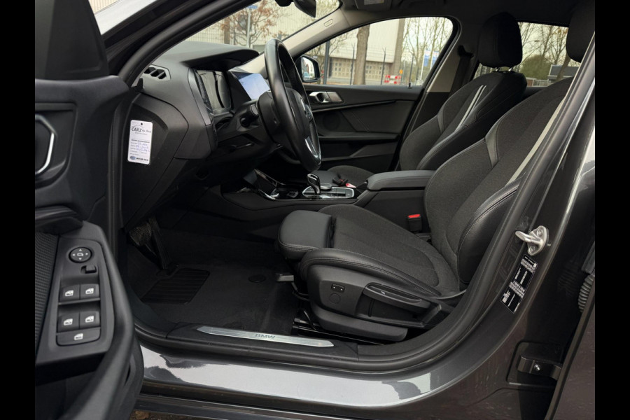 BMW 1-serie 118i 2020 High Executive Edition SPORT LEDER LED NAV CARPLAY