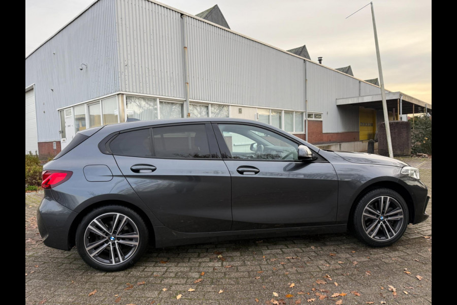 BMW 1-serie 118i 2020 High Executive Edition SPORT LEDER LED NAV CARPLAY