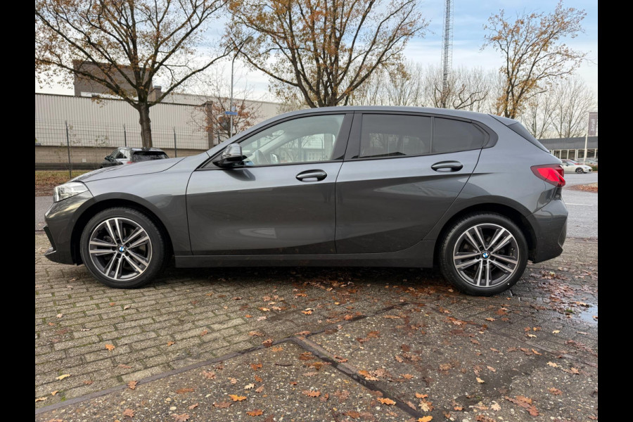 BMW 1-serie 118i 2020 High Executive Edition SPORT LEDER LED NAV CARPLAY