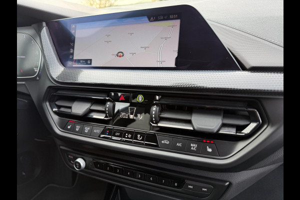 BMW 1-serie 118i 2020 High Executive Edition SPORT LEDER LED NAV CARPLAY