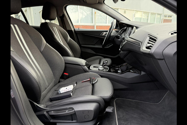 BMW 1-serie 118i 2020 High Executive Edition SPORT LEDER LED NAV CARPLAY