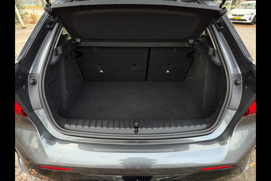 BMW 1-serie 118i 2020 High Executive Edition SPORT LEDER LED NAV CARPLAY