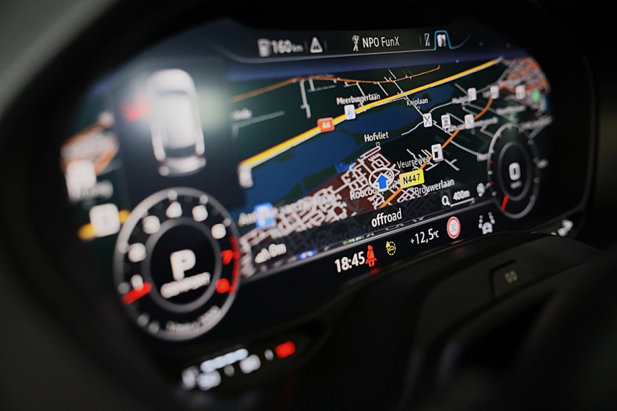 Audi Q2 35 TFSI Edition ONE / AUT / ACC / Open Panoramadak / Virtual Cockpit / Lane Assist / Leder / Navi / Camera / Led / 19 Inch