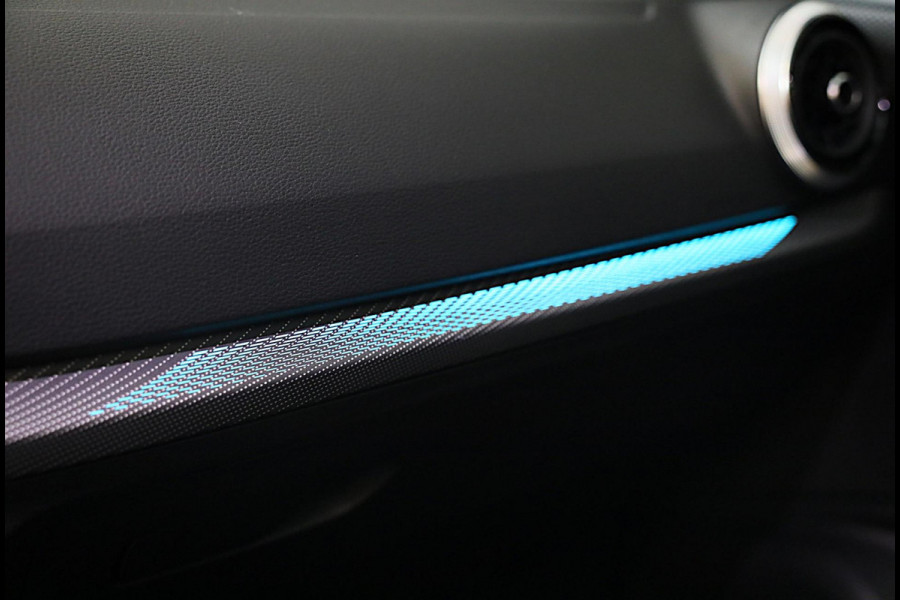 Audi Q2 35 TFSI Edition ONE / AUT / ACC / Open Panoramadak / Virtual Cockpit / Lane Assist / Leder / Navi / Camera / Led / 19 Inch