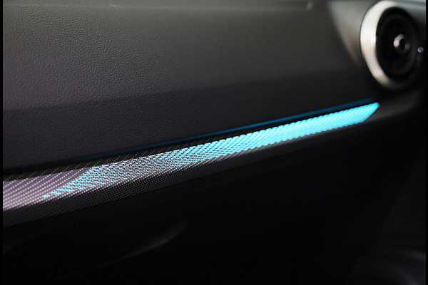 Audi Q2 35 TFSI Edition ONE / AUT / ACC / Open Panoramadak / Virtual Cockpit / Lane Assist / Leder / Navi / Camera / Led / 19 Inch