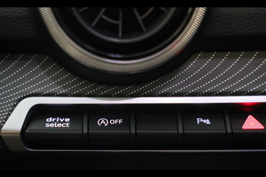 Audi Q2 35 TFSI Edition ONE / AUT / ACC / Open Panoramadak / Virtual Cockpit / Lane Assist / Leder / Navi / Camera / Led / 19 Inch