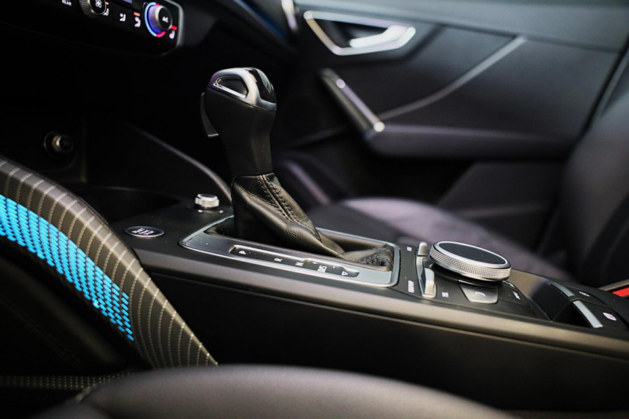 Audi Q2 35 TFSI Edition ONE / AUT / ACC / Open Panoramadak / Virtual Cockpit / Lane Assist / Leder / Navi / Camera / Led / 19 Inch