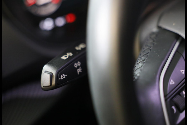 Audi Q2 35 TFSI Edition ONE / AUT / ACC / Open Panoramadak / Virtual Cockpit / Lane Assist / Leder / Navi / Camera / Led / 19 Inch