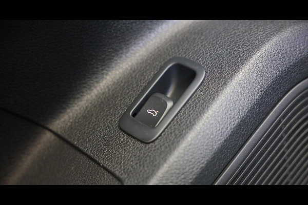 Audi Q2 35 TFSI Edition ONE / AUT / ACC / Open Panoramadak / Virtual Cockpit / Lane Assist / Leder / Navi / Camera / Led / 19 Inch