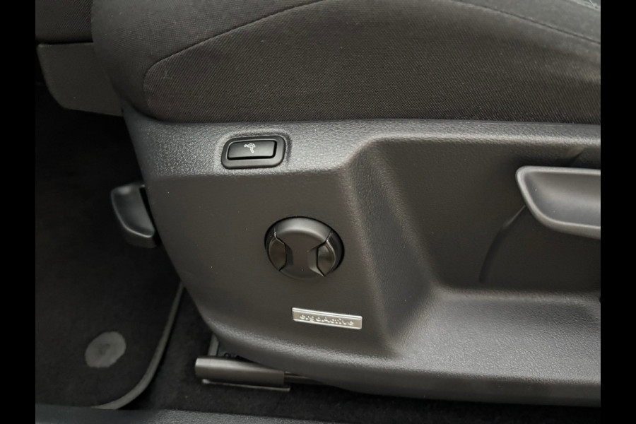 Volkswagen Touran 1.5 TSI Highline 7persoons / Camera