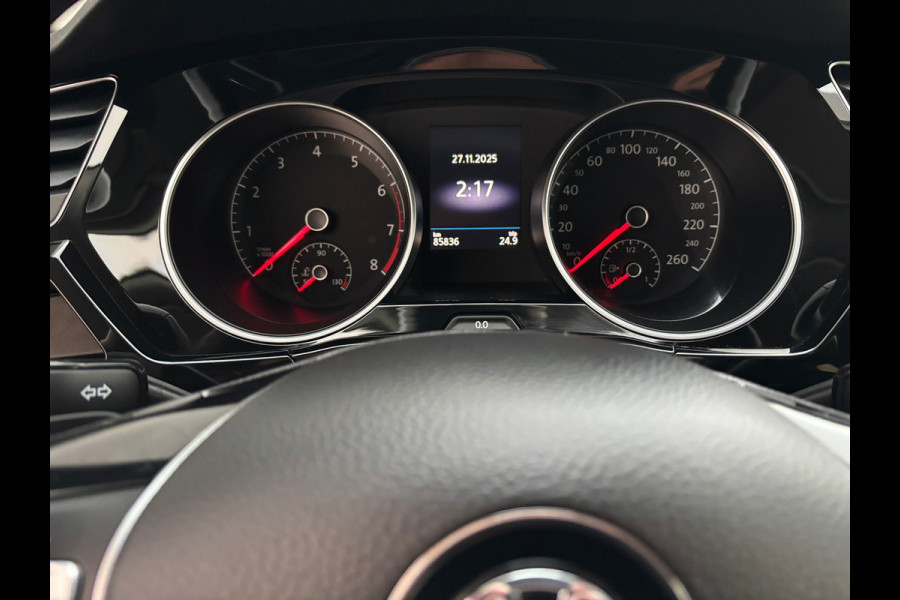 Volkswagen Touran 1.5 TSI Highline 7persoons / Camera