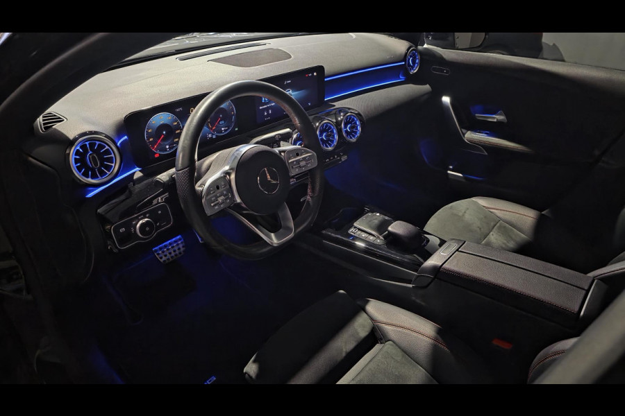 Mercedes-Benz A-Klasse 250 e AMG Line | Pano | Sfeer | Camera