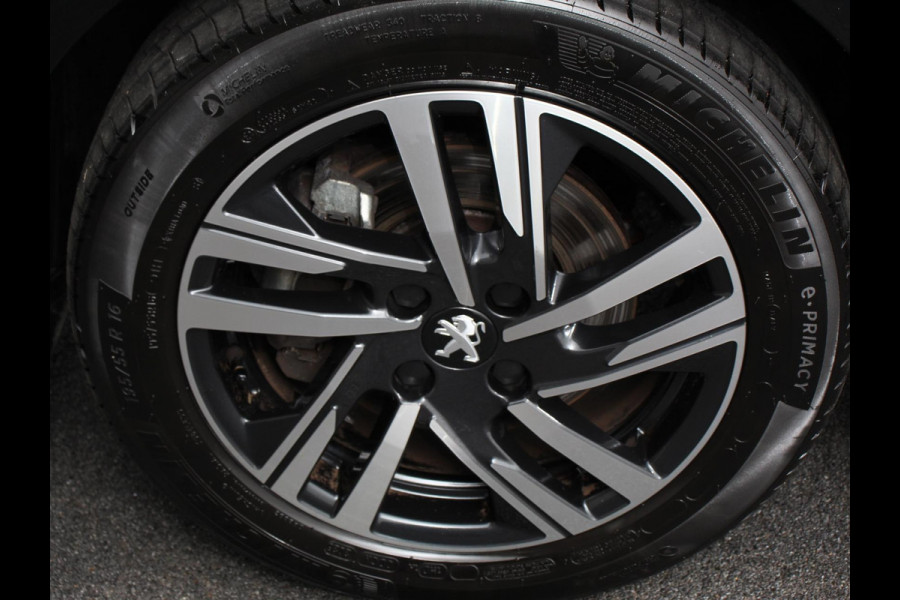 Peugeot 208 1.2 PureTech Allure Pack Apple Carplay / Android Auto | Camera | Keyless | Adeptive Cruise Control | Stoelverwarming | Getinte Ramen |