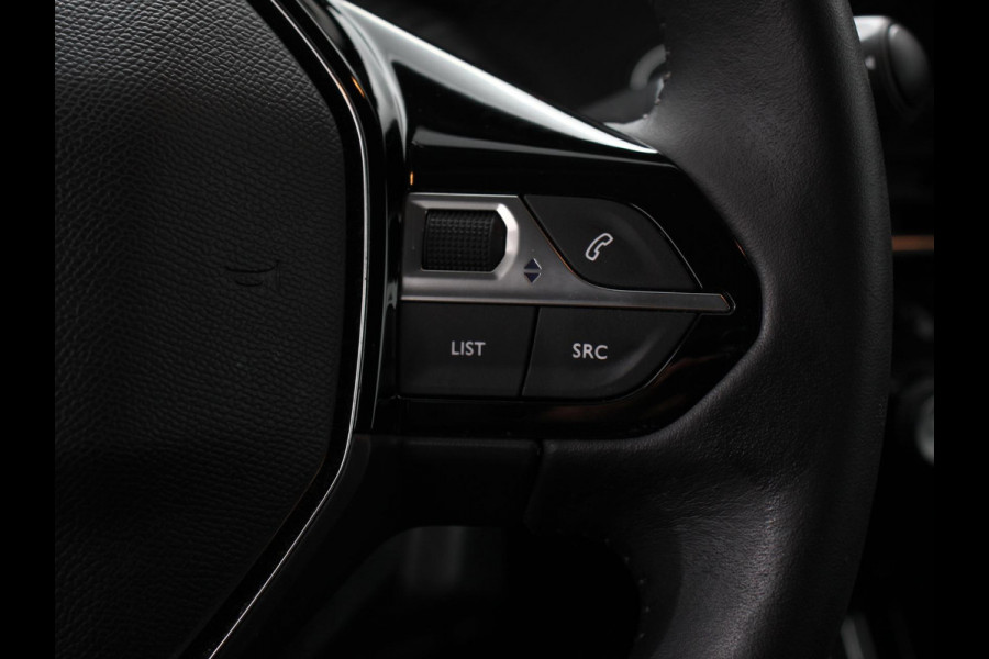 Peugeot 208 1.2 PureTech Allure Pack Apple Carplay / Android Auto | Camera | Keyless | Adeptive Cruise Control | Stoelverwarming | Getinte Ramen |