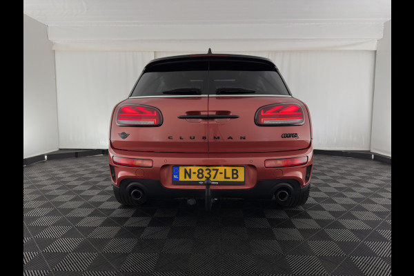 MINI Clubman 2.0 Cooper S ALL4 Premier Plus JCW (INCL-BTW) Aut * PANO | LEATHER | FULL-LED | HEATED-SPORTSEATS | DIGI-COCKPIT | AMBIENT-LIGHT | PRIVACY-GLASS | HEAD-UP | PDC | CAMERA | DAB  | KEYLESS | TOWBAR | 18"ALU*