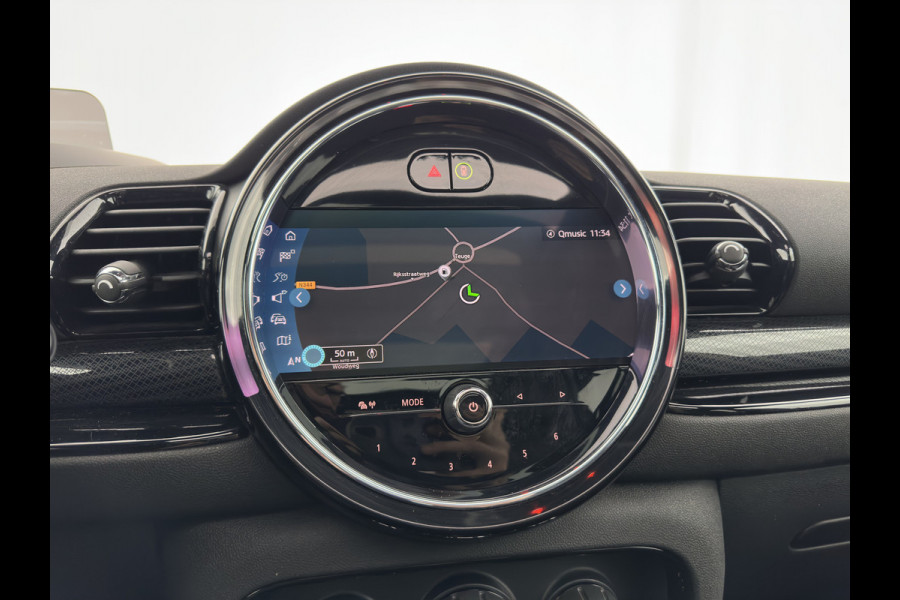 MINI Clubman 2.0 Cooper S ALL4 Premier Plus JCW (INCL-BTW) Aut * PANO | LEATHER | FULL-LED | HEATED-SPORTSEATS | DIGI-COCKPIT | AMBIENT-LIGHT | PRIVACY-GLASS | HEAD-UP | PDC | CAMERA | DAB  | KEYLESS | TOWBAR | 18"ALU*