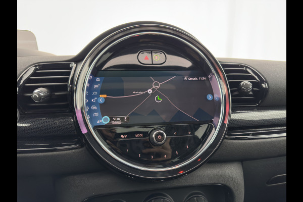 MINI Clubman 2.0 Cooper S ALL4 Premier Plus JCW (INCL-BTW) Aut * PANO | LEATHER | FULL-LED | HEATED-SPORTSEATS | DIGI-COCKPIT | AMBIENT-LIGHT | PRIVACY-GLASS | HEAD-UP | PDC | CAMERA | DAB  | KEYLESS | TOWBAR | 18"ALU*