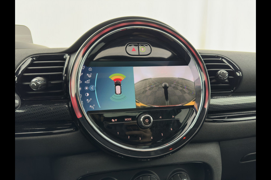 MINI Clubman 2.0 Cooper S ALL4 Premier Plus JCW (INCL-BTW) Aut * PANO | LEATHER | FULL-LED | HEATED-SPORTSEATS | DIGI-COCKPIT | AMBIENT-LIGHT | PRIVACY-GLASS | HEAD-UP | PDC | CAMERA | DAB  | KEYLESS | TOWBAR | 18"ALU*