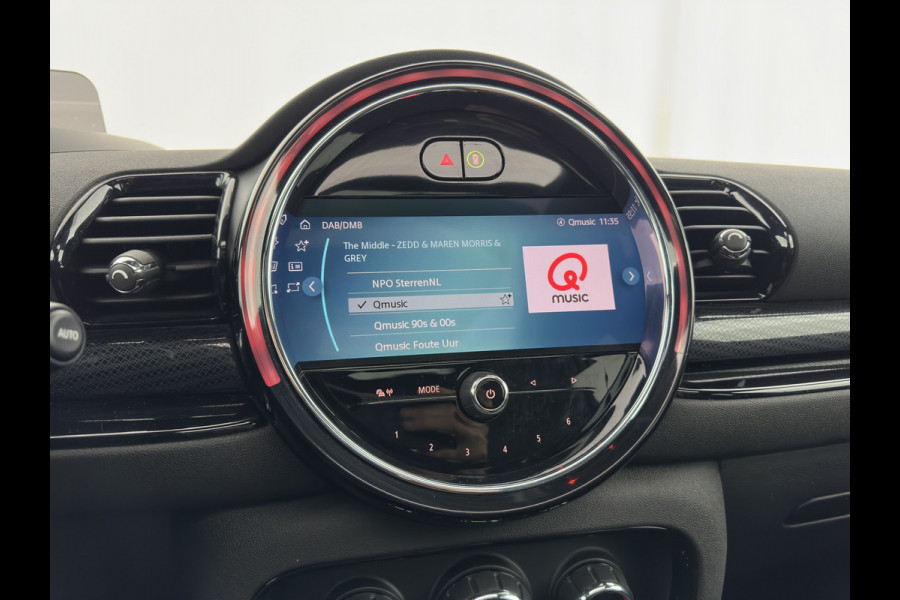 MINI Clubman 2.0 Cooper S ALL4 Premier Plus JCW (INCL-BTW) Aut * PANO | LEATHER | FULL-LED | HEATED-SPORTSEATS | DIGI-COCKPIT | AMBIENT-LIGHT | PRIVACY-GLASS | HEAD-UP | PDC | CAMERA | DAB  | KEYLESS | TOWBAR | 18"ALU*