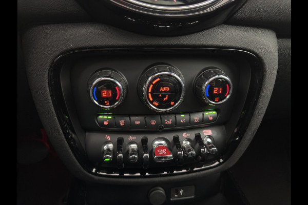 MINI Clubman 2.0 Cooper S ALL4 Premier Plus JCW (INCL-BTW) Aut * PANO | LEATHER | FULL-LED | HEATED-SPORTSEATS | DIGI-COCKPIT | AMBIENT-LIGHT | PRIVACY-GLASS | HEAD-UP | PDC | CAMERA | DAB  | KEYLESS | TOWBAR | 18"ALU*