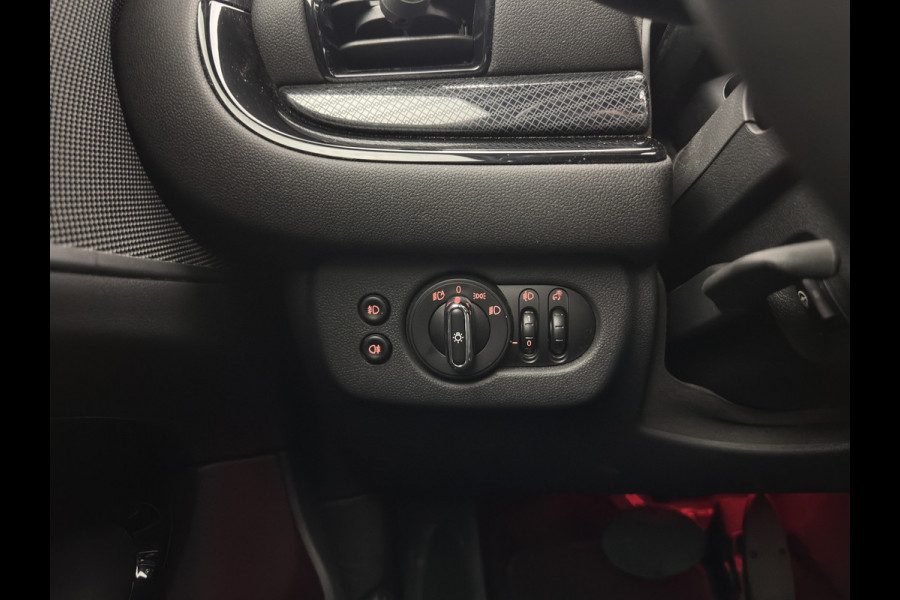 MINI Clubman 2.0 Cooper S ALL4 Premier Plus JCW (INCL-BTW) Aut * PANO | LEATHER | FULL-LED | HEATED-SPORTSEATS | DIGI-COCKPIT | AMBIENT-LIGHT | PRIVACY-GLASS | HEAD-UP | PDC | CAMERA | DAB  | KEYLESS | TOWBAR | 18"ALU*