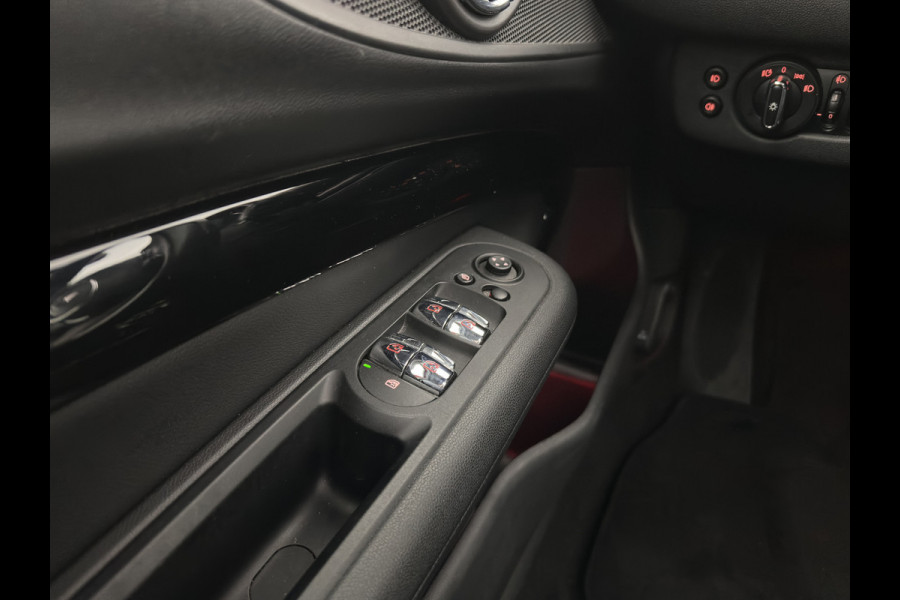 MINI Clubman 2.0 Cooper S ALL4 Premier Plus JCW (INCL-BTW) Aut * PANO | LEATHER | FULL-LED | HEATED-SPORTSEATS | DIGI-COCKPIT | AMBIENT-LIGHT | PRIVACY-GLASS | HEAD-UP | PDC | CAMERA | DAB  | KEYLESS | TOWBAR | 18"ALU*