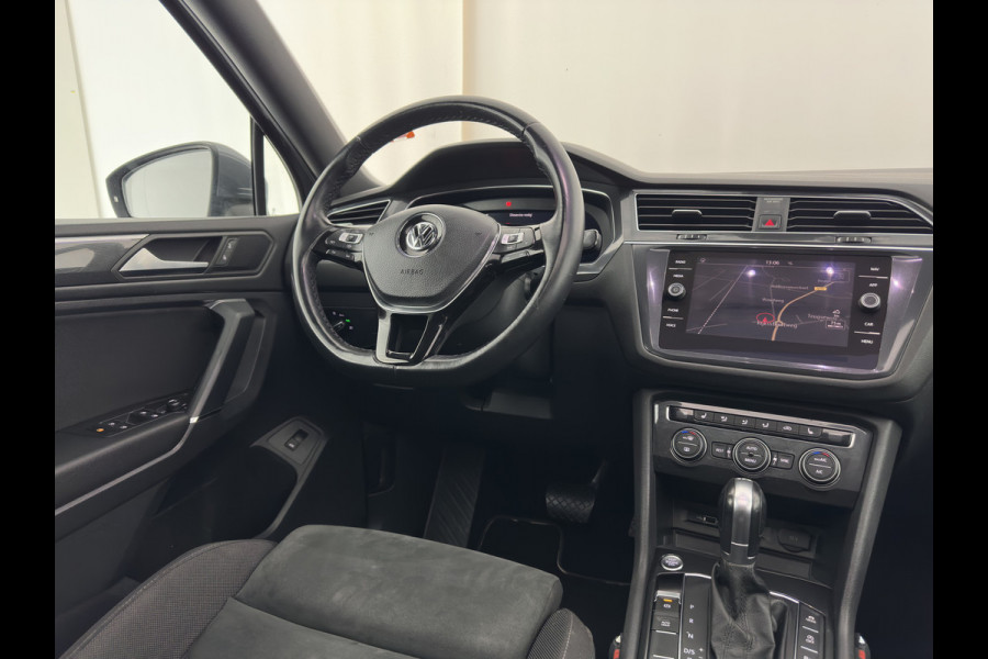 Volkswagen Tiguan Allspace 1.5 TSI R-line Highline Business (7-Pers.) (INCL-BTW) Aut * PANO | NAVI-FULLMAP | XENON | ALCANTARA | HEATED-ERGONOMIC-SPORTSEATS | KEYLESS | PRIVACY-GLASS | CAMERA | DAB | DIGI-COCKPIT | PDC | TOWBAR | ECC | 19"ALU*