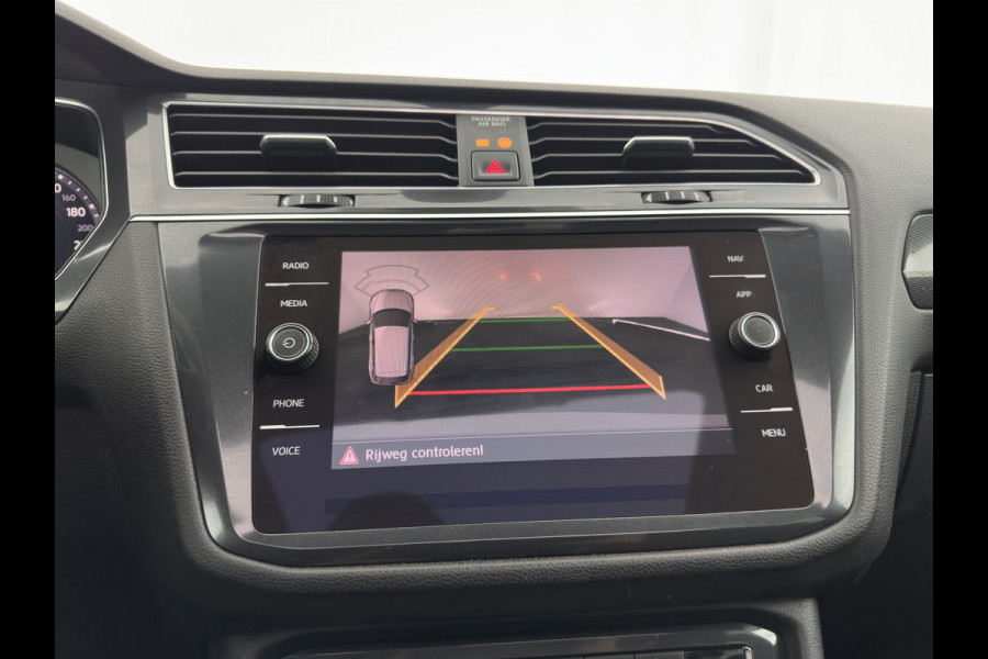 Volkswagen Tiguan Allspace 1.5 TSI R-line Highline Business (7-Pers.) (INCL-BTW) Aut * PANO | NAVI-FULLMAP | XENON | ALCANTARA | HEATED-ERGONOMIC-SPORTSEATS | KEYLESS | PRIVACY-GLASS | CAMERA | DAB | DIGI-COCKPIT | PDC | TOWBAR | ECC | 19"ALU*