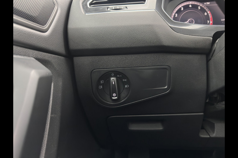 Volkswagen Tiguan Allspace 1.5 TSI R-line Highline Business (7-Pers.) (INCL-BTW) Aut * PANO | NAVI-FULLMAP | XENON | ALCANTARA | HEATED-ERGONOMIC-SPORTSEATS | KEYLESS | PRIVACY-GLASS | CAMERA | DAB | DIGI-COCKPIT | PDC | TOWBAR | ECC | 19"ALU*