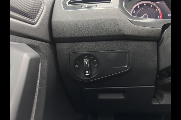Volkswagen Tiguan Allspace 1.5 TSI R-line Highline Business (7-Pers.) (INCL-BTW) Aut * PANO | NAVI-FULLMAP | XENON | ALCANTARA | HEATED-ERGONOMIC-SPORTSEATS | KEYLESS | PRIVACY-GLASS | CAMERA | DAB | DIGI-COCKPIT | PDC | TOWBAR | ECC | 19"ALU*