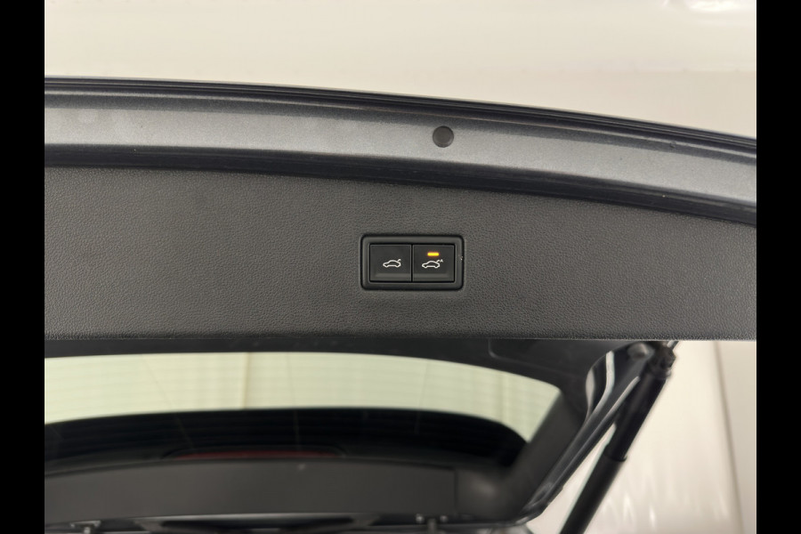 Volkswagen Tiguan Allspace 1.5 TSI R-line Highline Business (7-Pers.) (INCL-BTW) Aut * PANO | NAVI-FULLMAP | XENON | ALCANTARA | HEATED-ERGONOMIC-SPORTSEATS | KEYLESS | PRIVACY-GLASS | CAMERA | DAB | DIGI-COCKPIT | PDC | TOWBAR | ECC | 19"ALU*