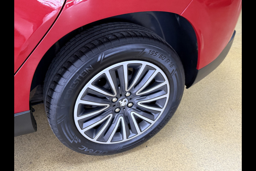 Peugeot 2008 1.2 PureTech Blue Lion