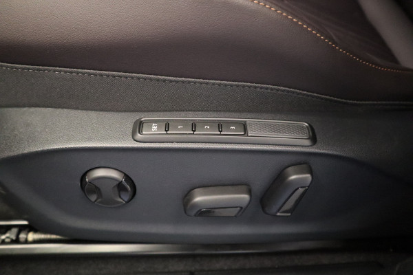 CUPRA Terramar 1.5 TSI e-Hybrid VZ Performance Pano Sennheiser HUD Schakelpaddles ACC Stoelverw. Carplay 24 maanden garantie mogelijk (*vraag naar de voorwaarden)