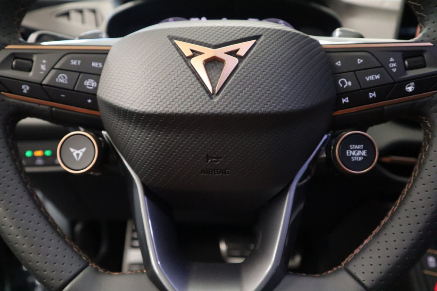 CUPRA Terramar 1.5 TSI e-Hybrid VZ Performance Pano Sennheiser HUD Schakelpaddles ACC Stoelverw. Carplay 24 maanden garantie mogelijk (*vraag naar de voorwaarden)