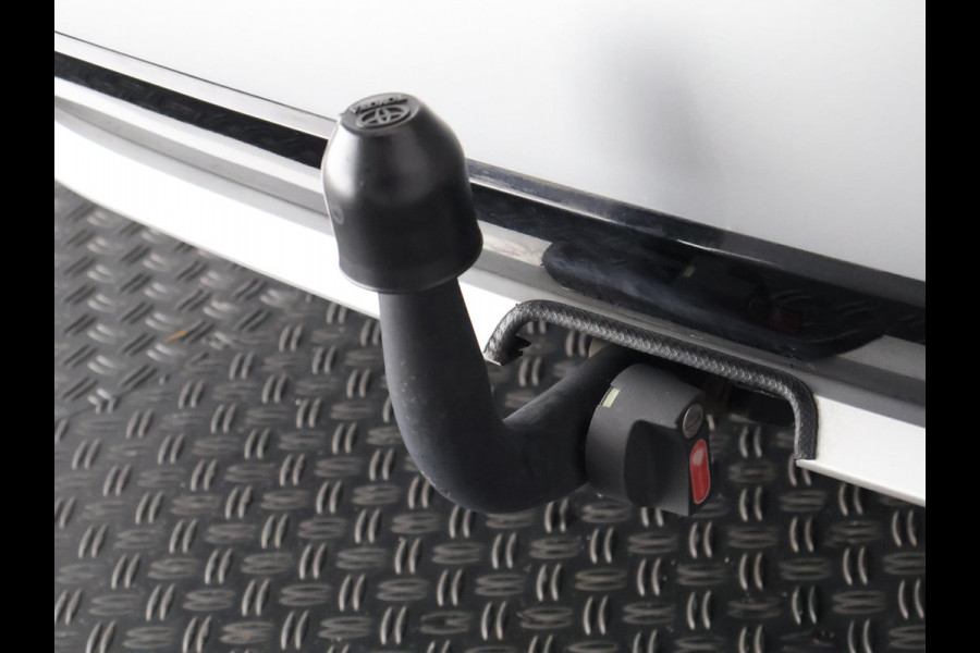 Toyota Corolla Touring Sports 2.0 Hybrid First Edition | Navigatie | Apple Carplay & AndroidAUTO | 1e eigenaar | Camera |