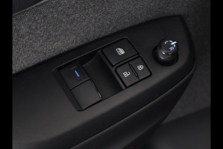 Toyota Yaris 1.5 Hybrid Business Black Edition | Apple Carplay & AndroidAUTO | Privacy Glass |