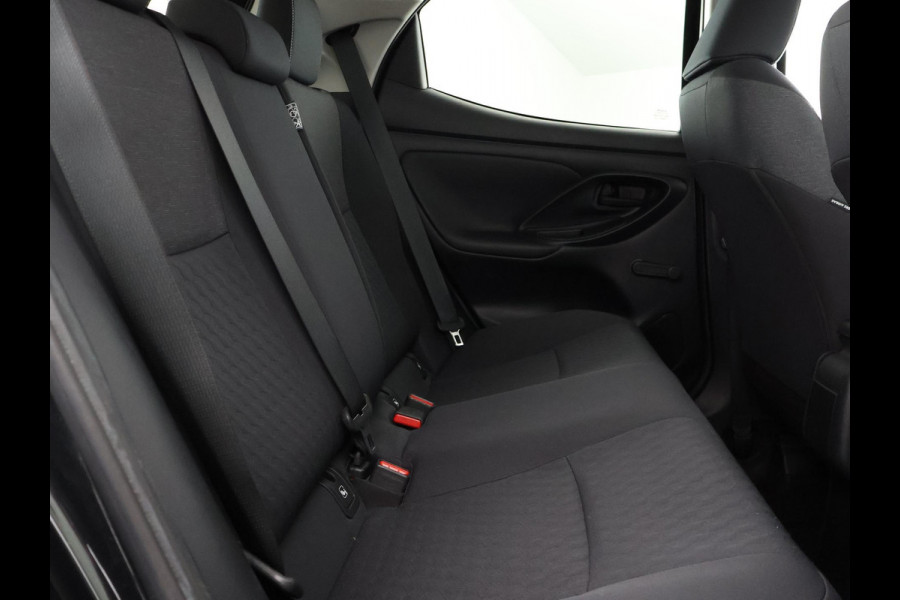 Toyota Yaris 1.5 Hybrid Business Black Edition | Apple Carplay & AndroidAUTO | Privacy Glass |