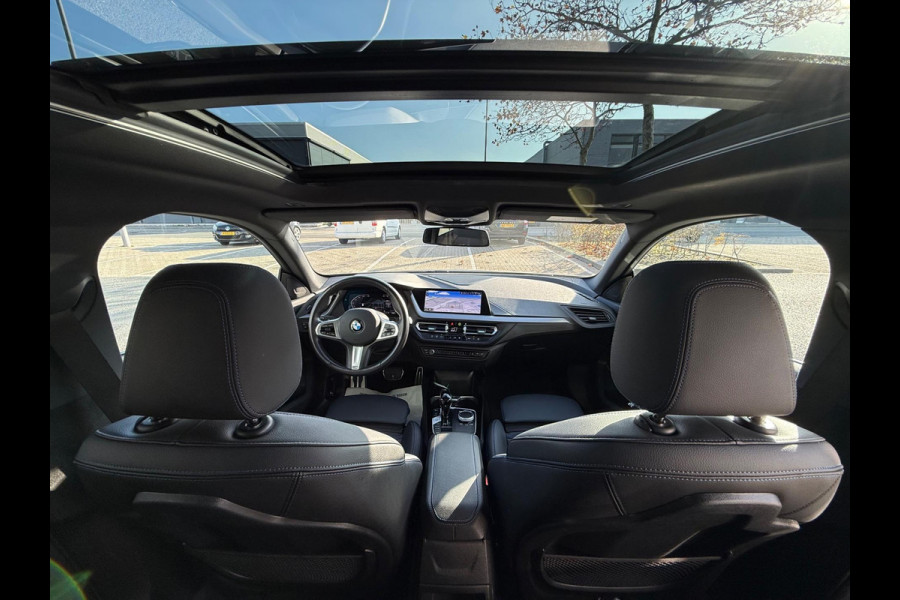 BMW 2 Serie Gran Coupé 218i High Executive M Sport LEER/PANO
