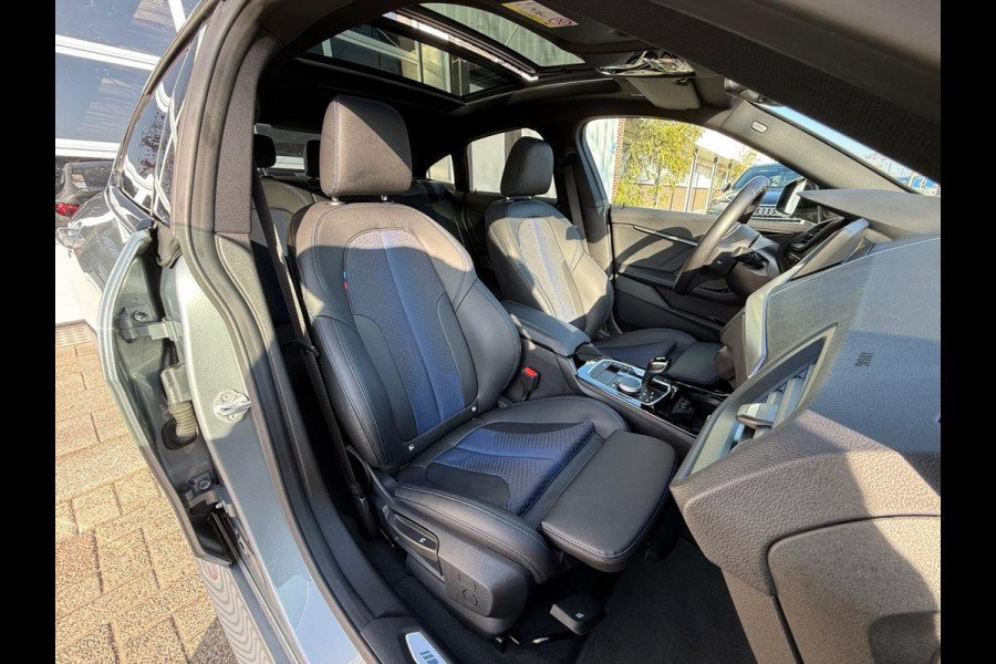 BMW 2 Serie Gran Coupé 218i High Executive M Sport LEER/PANO