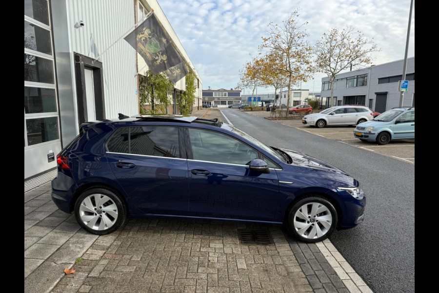 Volkswagen Golf 1.5 eTSI Style LED/LMV17/PDC/NAVI/VIRTU/PANO