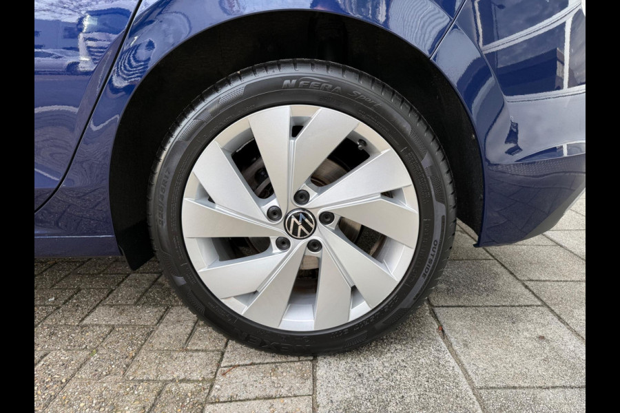 Volkswagen Golf 1.5 eTSI Style LED/LMV17/PDC/NAVI/VIRTU/PANO