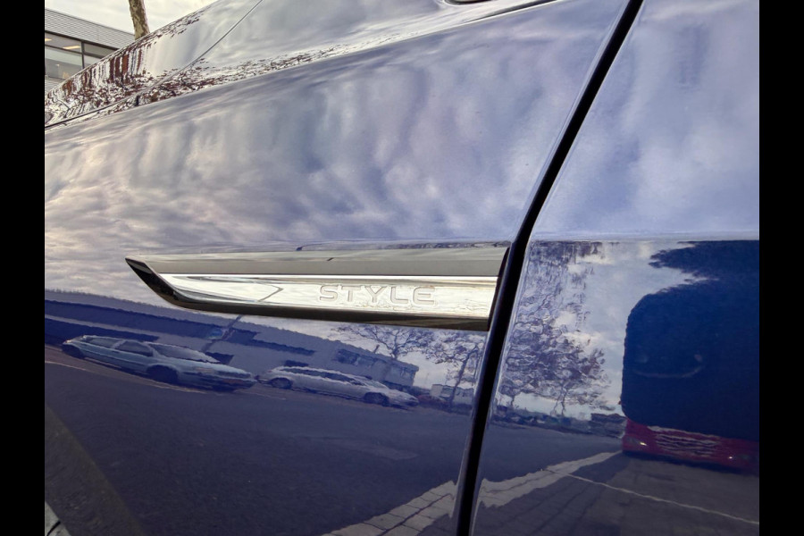 Volkswagen Golf 1.5 eTSI Style LED/LMV17/PDC/NAVI/VIRTU/PANO
