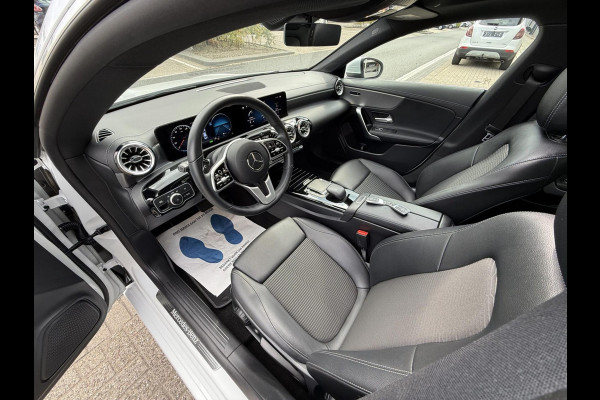Mercedes-Benz CLA-Klasse 250e AMG CAM/LMV-18/LEER/NAVI/PANO