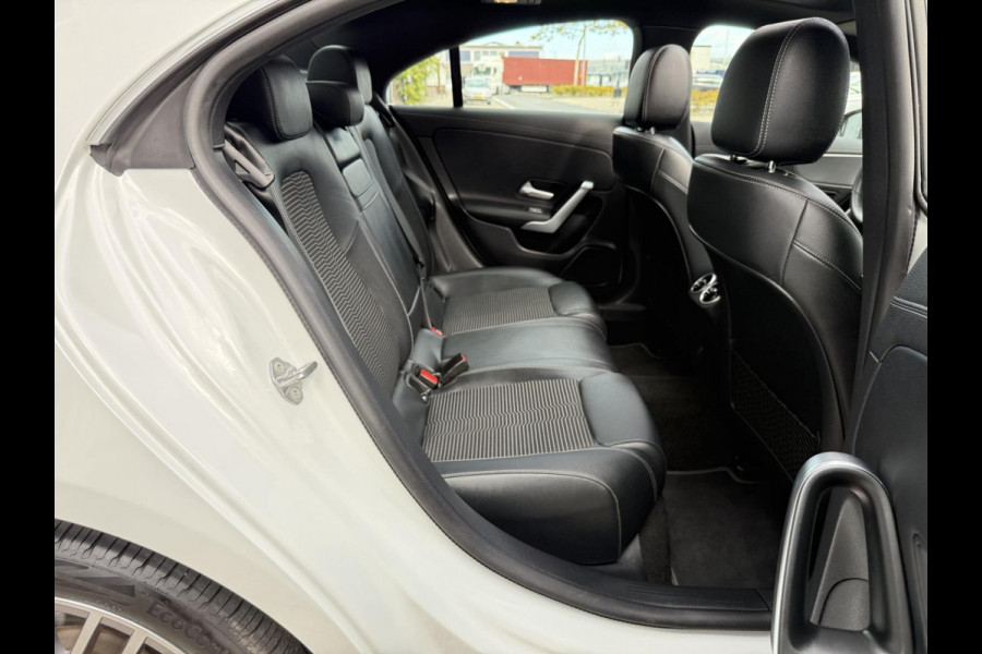 Mercedes-Benz CLA-Klasse 250e AMG CAM/LMV-18/LEER/NAVI/PANO