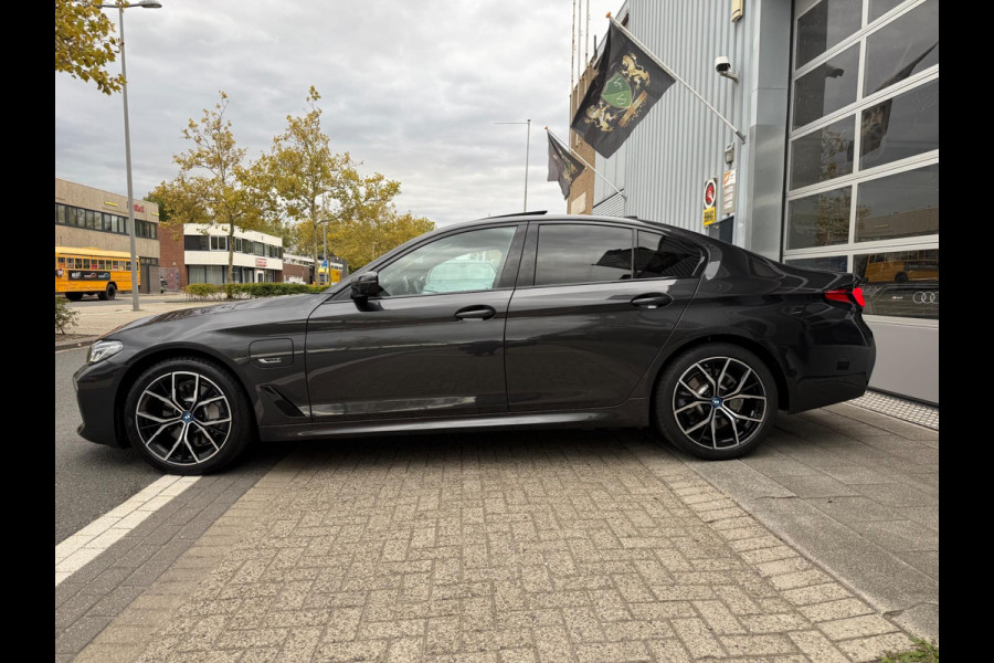 BMW 5 Serie 530e High Executive M-Sport 360º CAM/LEER/PANO