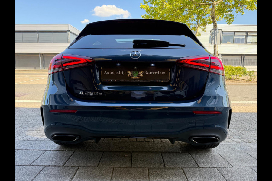 Mercedes-Benz A-Klasse 250 e AMG LED/PDC/CAM/NAVI/LEER/LMV19